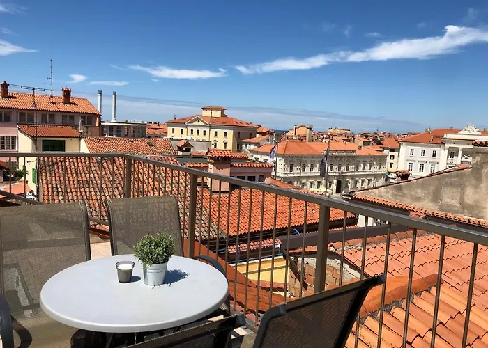 Tartini Square House Fergo
